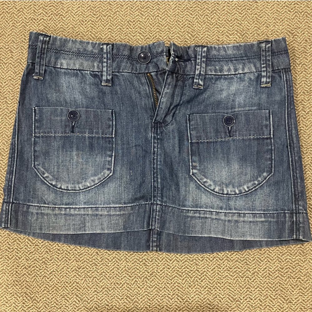 AE denim mini skirt with large front pockets